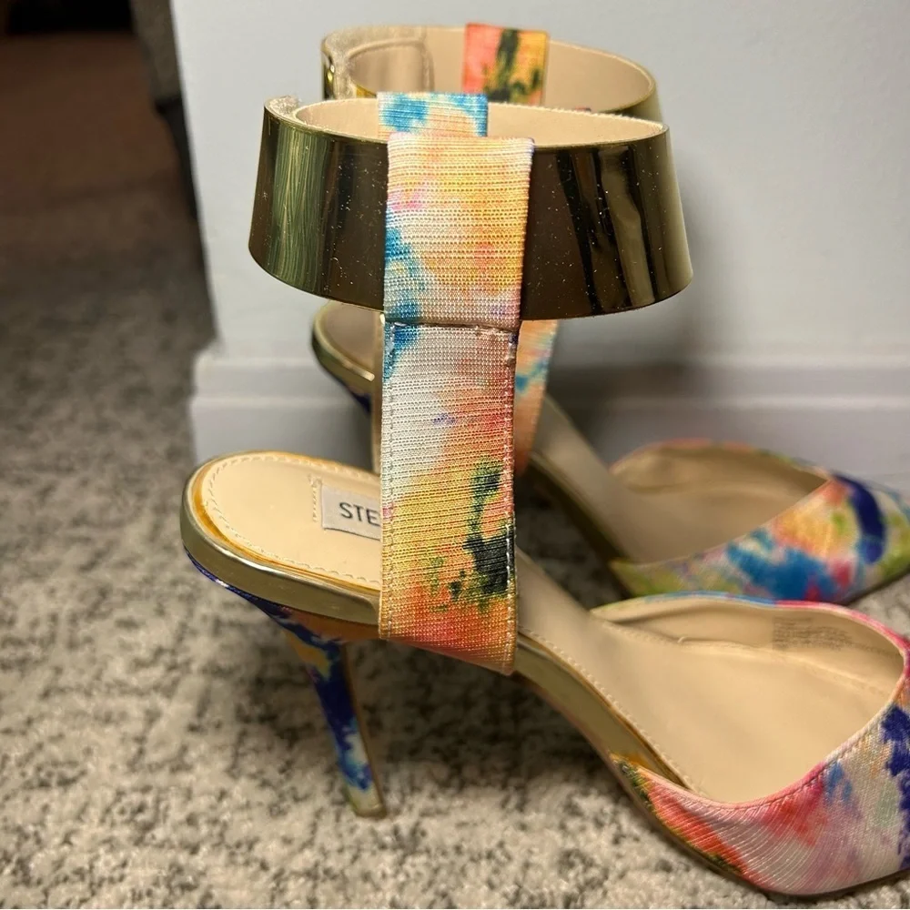 Steve Madden Peggie Tie-Dye Pointed Toe Gold Ankle Strap Heels Size 7.5